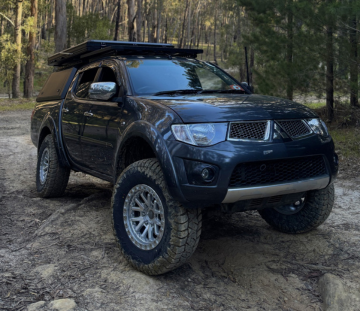 MITSUBISHI TRITON